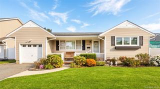 81 Berkshire Road, Bethpage, NY 11714