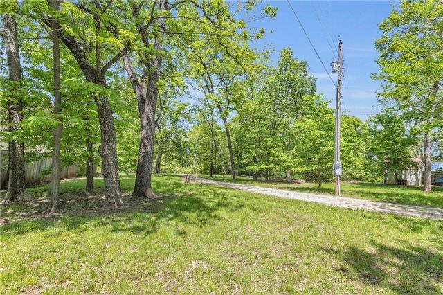 34 Agnes Lane, Lacygne, KS 66040