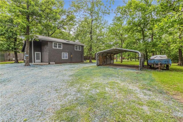 34 Agnes Lane, Lacygne, KS 66040