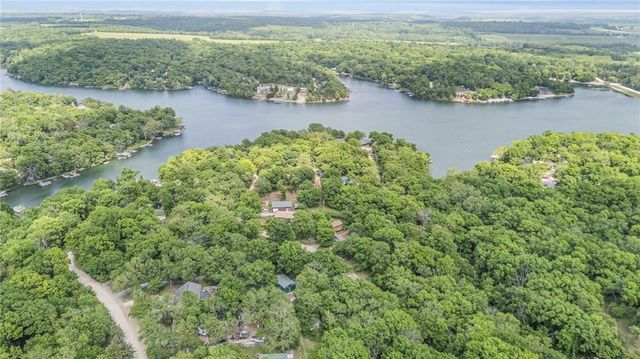 34 Agnes Lane, Lacygne, KS 66040