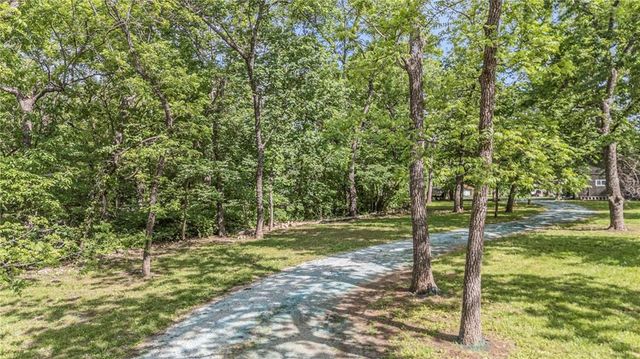 34 Agnes Lane, Lacygne, KS 66040