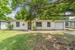 600 Brookfield Drive, Hurst, TX 76053