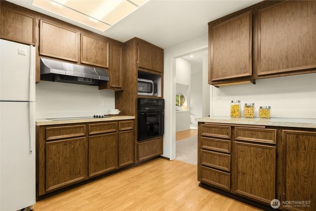 12511 37th Avenue NE, Seattle, WA 98125
