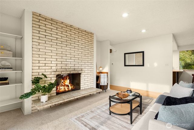 12511 37th Avenue NE, Seattle, WA 98125