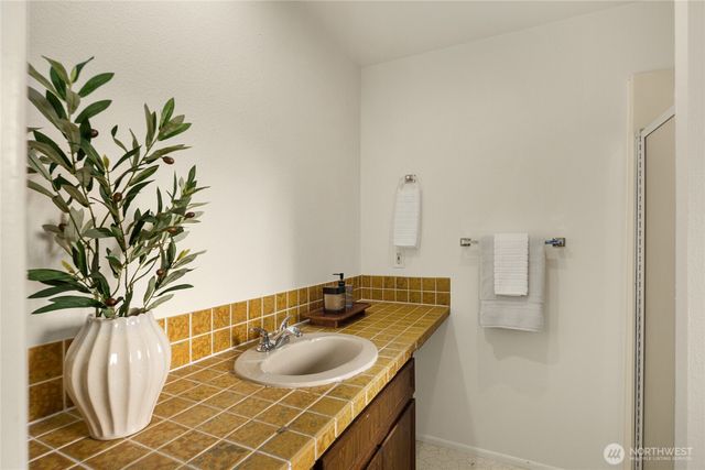12511 37th Avenue NE, Seattle, WA 98125