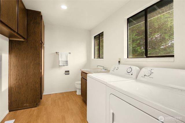 12511 37th Avenue NE, Seattle, WA 98125