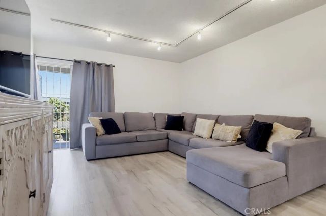 3166 S Sepulveda Boulevard 6, Los Angeles, CA 90034
