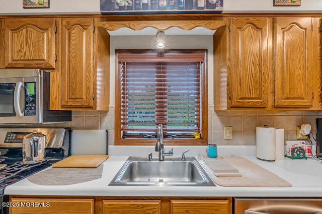 351 Meadowbrook Avenue, Eatontown, NJ 07724