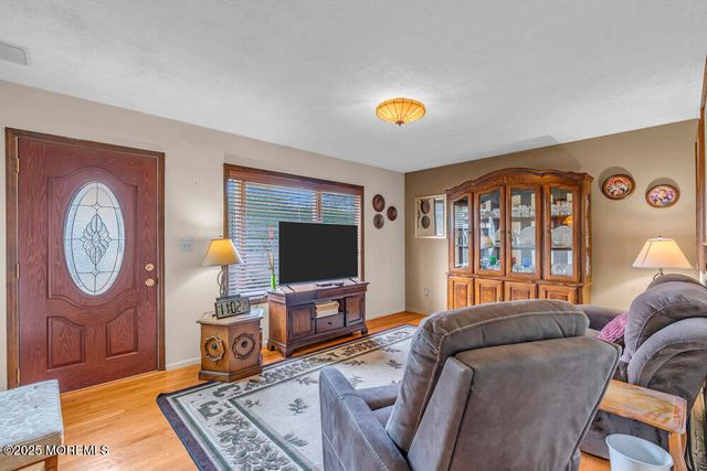 351 Meadowbrook Avenue, Eatontown, NJ 07724