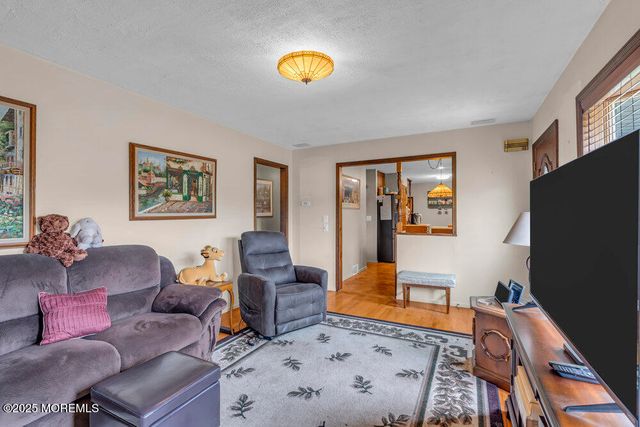 351 Meadowbrook Avenue, Eatontown, NJ 07724