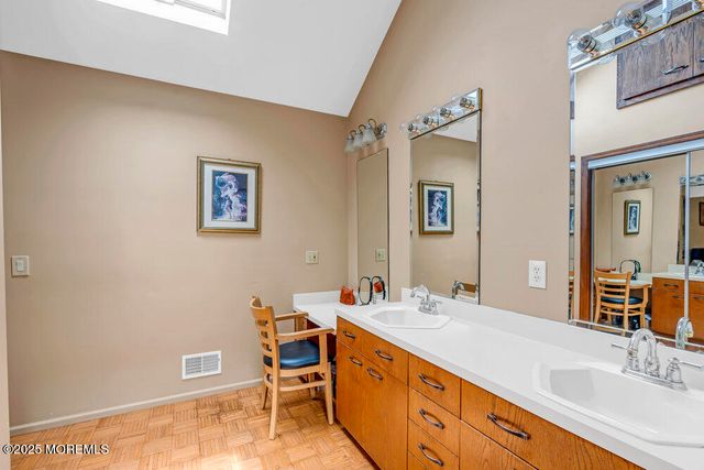 351 Meadowbrook Avenue, Eatontown, NJ 07724