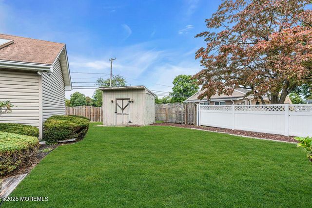351 Meadowbrook Avenue, Eatontown, NJ 07724