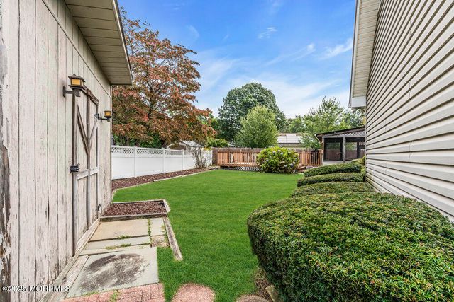 351 Meadowbrook Avenue, Eatontown, NJ 07724