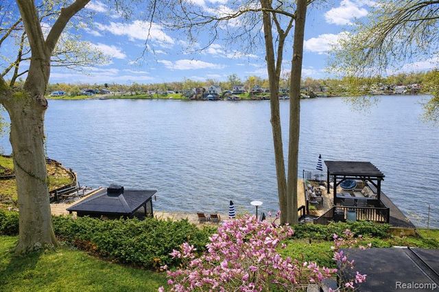 44451 Harmony Lane, Van Buren, MI 48111