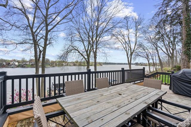 44451 Harmony Lane, Van Buren, MI 48111