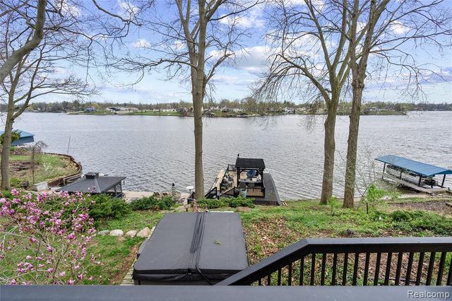 44451 Harmony Lane, Van Buren, MI 48111