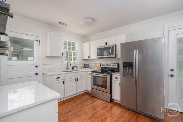2220 E 38th Street, Savannah, GA 31404