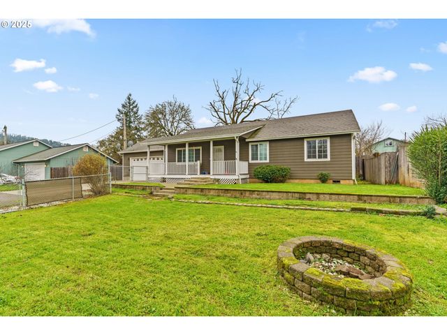 2966 Ne DOUGLAS Ave, Roseburg, OR 97470
