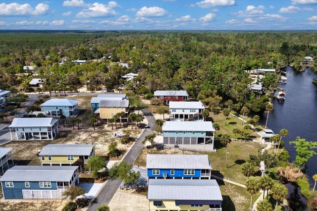 1226 NE Rivers Bend Way, Steinhatchee, FL 32359