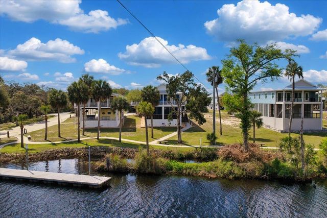 1226 NE Rivers Bend Way, Steinhatchee, FL 32359