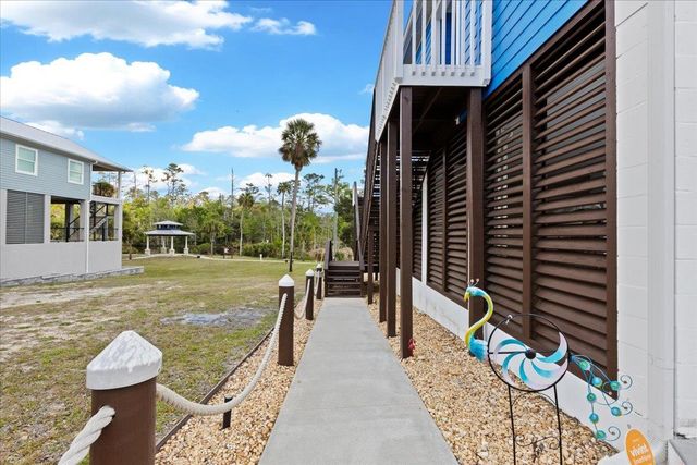 1226 NE Rivers Bend Way, Steinhatchee, FL 32359