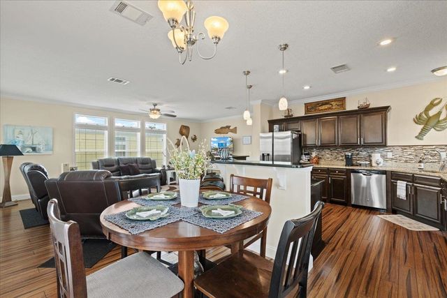 1226 NE Rivers Bend Way, Steinhatchee, FL 32359