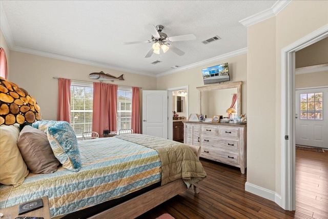 1226 NE Rivers Bend Way, Steinhatchee, FL 32359