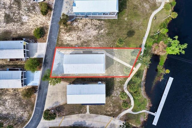 1226 NE Rivers Bend Way, Steinhatchee, FL 32359