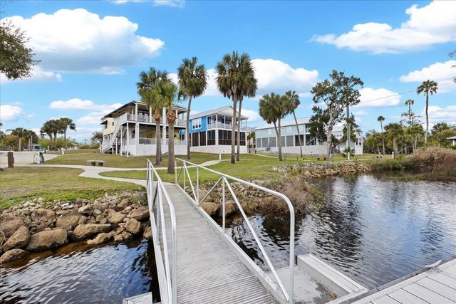 1226 NE Rivers Bend Way, Steinhatchee, FL 32359