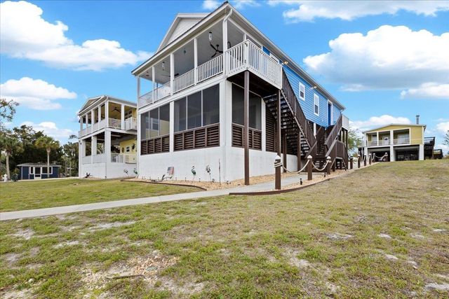 1226 NE Rivers Bend Way, Steinhatchee, FL 32359