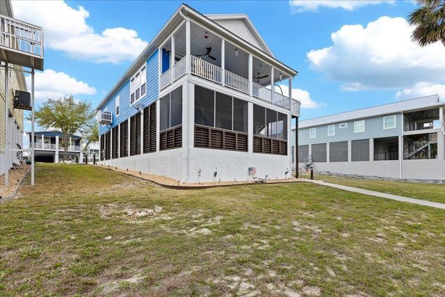 1226 NE Rivers Bend Way, Steinhatchee, FL 32359