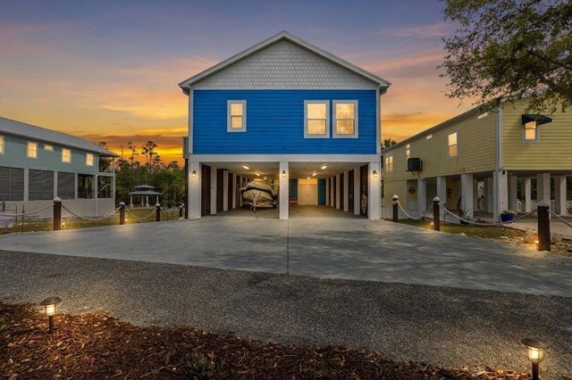 1226 NE Rivers Bend Way, Steinhatchee, FL 32359