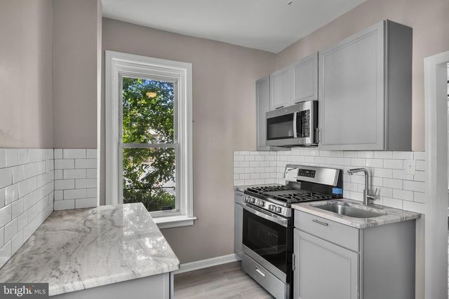 109 N BROADWAY, Gloucester City, NJ 08030