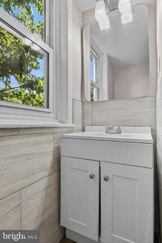 109 N BROADWAY, Gloucester City, NJ 08030