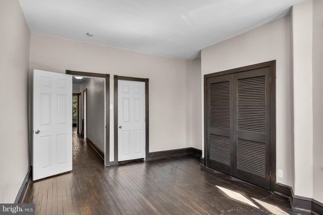 109 N BROADWAY, Gloucester City, NJ 08030