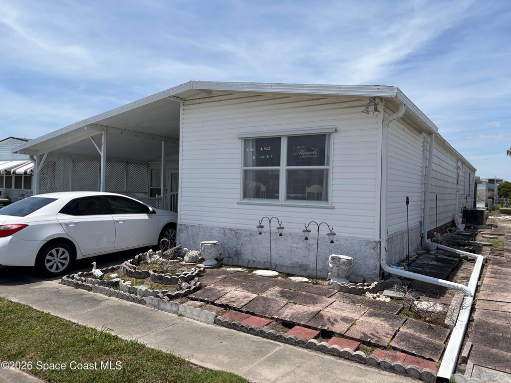 1748 Coco Plum Street NE, Palm Bay, FL 32905
