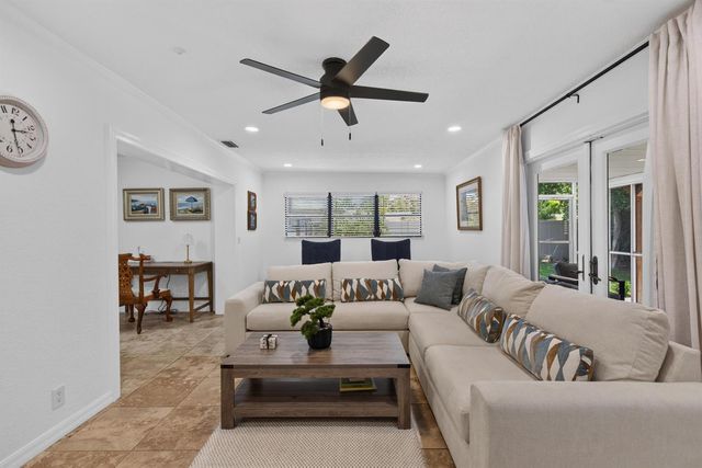 4431 NE 28th Avenue, Lighthouse Point, FL 33064