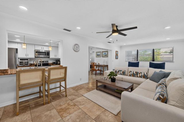4431 NE 28th Avenue, Lighthouse Point, FL 33064