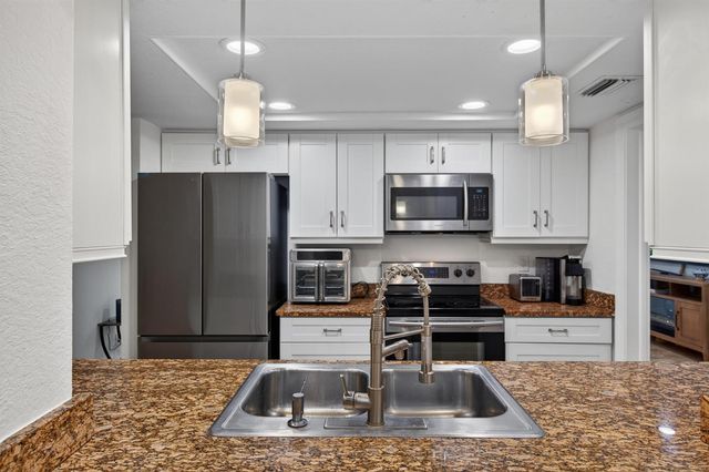 4431 NE 28th Avenue, Lighthouse Point, FL 33064