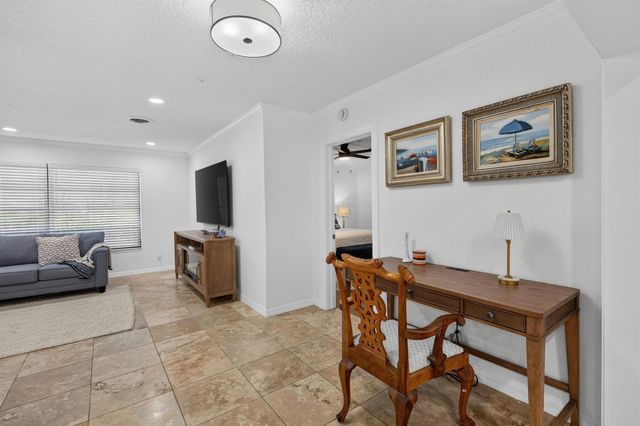 4431 NE 28th Avenue, Lighthouse Point, FL 33064