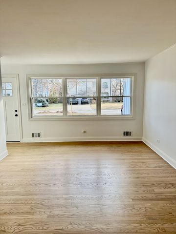 938 Hemlock Street, Deerfield, IL 60015