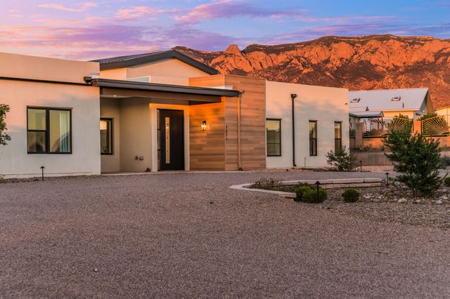 7021 Beverly Hills Avenue NE, Albuquerque, NM 87113