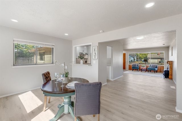 8906 Lenox Avenue SW, Lakewood, WA 98498