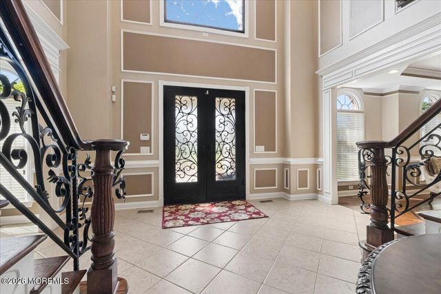 828 Dancer Lane, Manalapan, NJ 07726