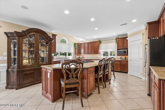 828 Dancer Lane, Manalapan, NJ 07726