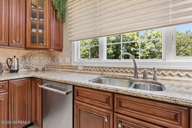 828 Dancer Lane, Manalapan, NJ 07726