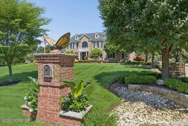 828 Dancer Lane, Manalapan, NJ 07726