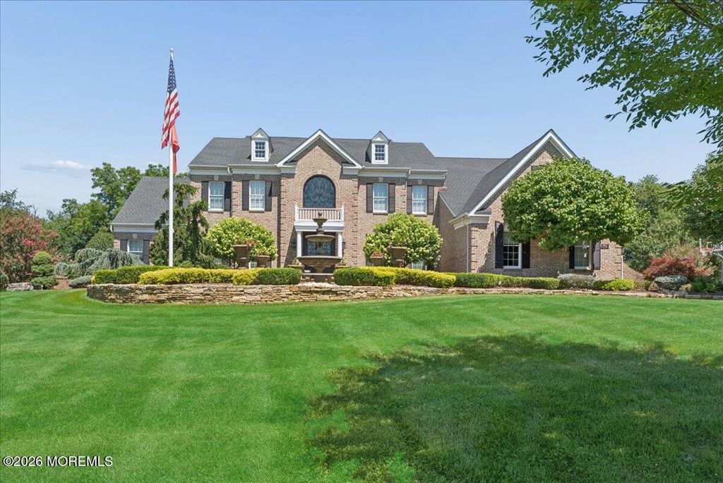 828 Dancer Lane, Manalapan, NJ 07726