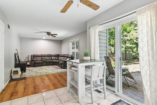 1025 Longford Drive, Westmont, IL 60559