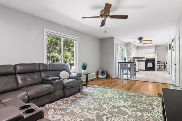 1025 Longford Drive, Westmont, IL 60559